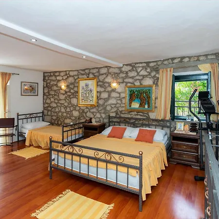 Amazing In With Sauna 別荘 プロチェ